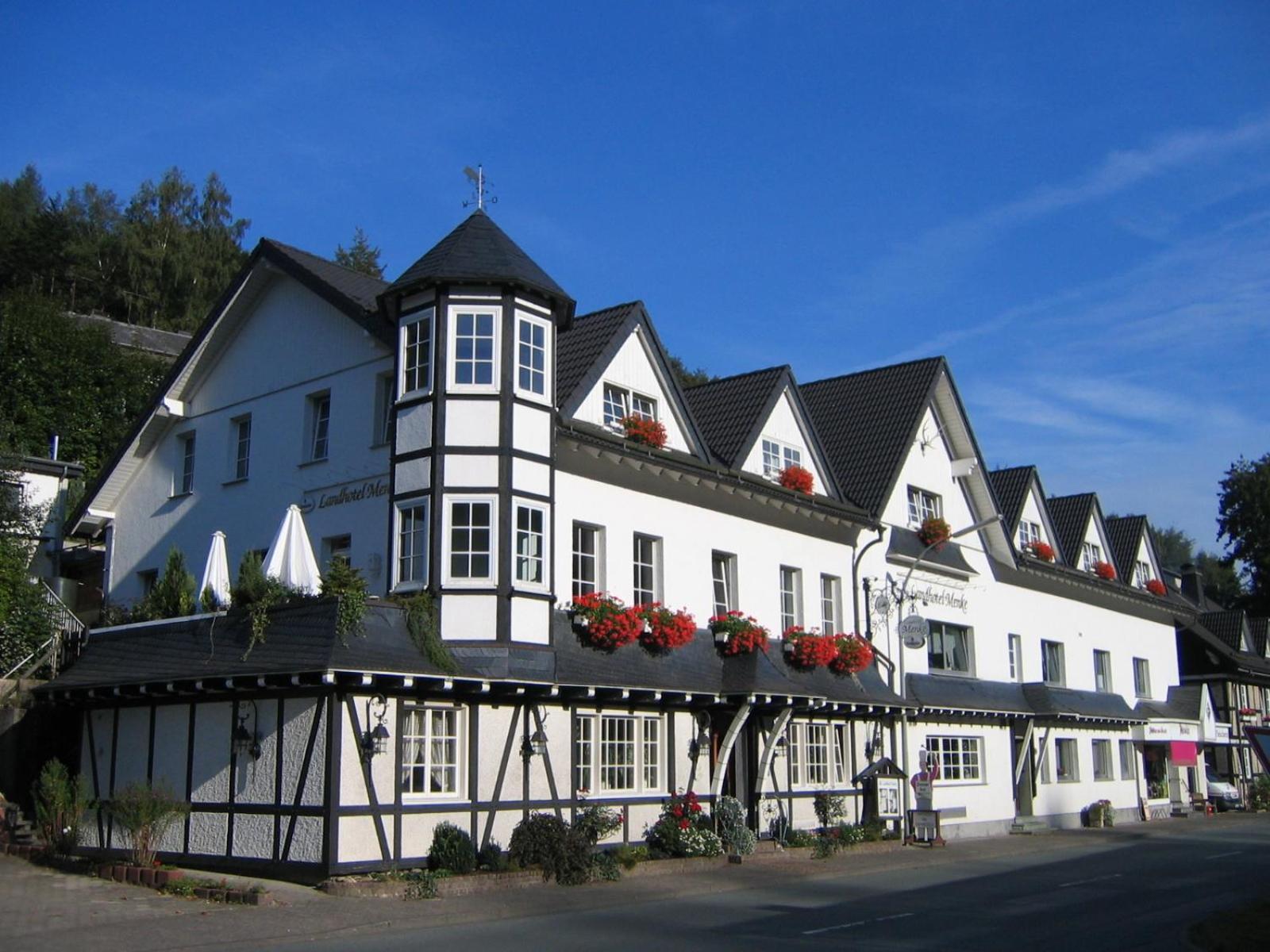 Landhotel Menke Brilon Exterior photo